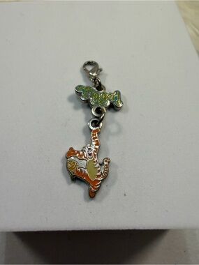 💙3/$20💙 DISNEY Tigger bracelet charm